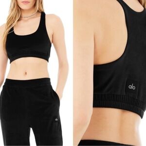 NWT! ALO Yoga Velour Glimmer Scoop Neck Bra black size XS